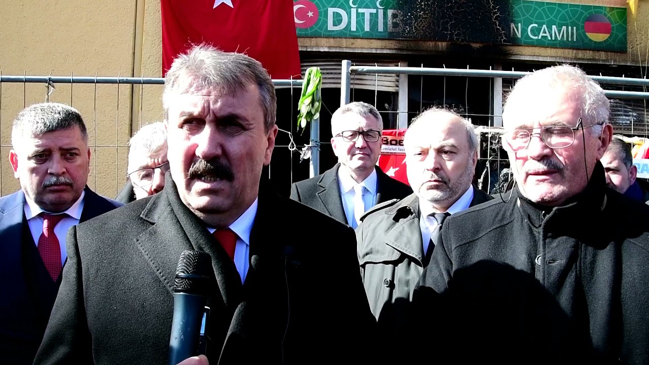 Berlin'de Cami Kundaklandı.