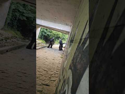 👹❄️ Wenn du denkst, du bist sicher...😅#Krampuslauf #Tradition #Advent #Brauchtum #Krampus  #Mutprobe