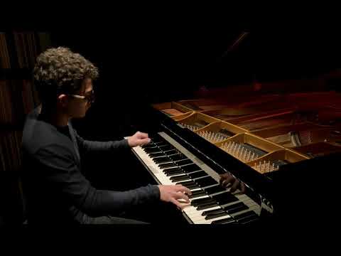 Camargo Guarnieri - Toccata  - Caio Vital