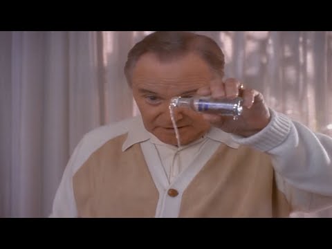 My Fellow Americans (1996) Liquor