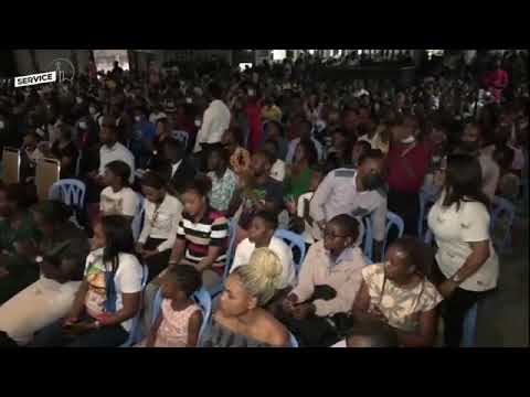 Peniel Mambu - Plus près de toi + Au contrôle (Temps d'adoration)