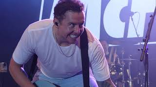 Download lagu McFly - 5 Colours In Her Hair And End Of Show Shenanigans - Trentham Live, 04/09/2022 mp3