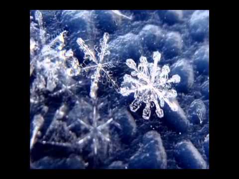 Снежинки..wmv
