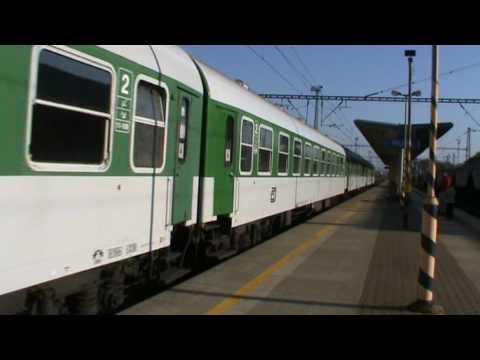 R 811 s lokomotivou ČD 362 118-2