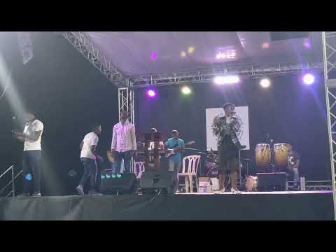 Adoradora Caina Cuevas Entra Rey De Gloria Ven