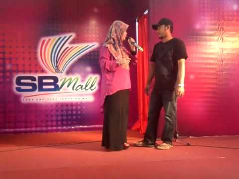 IAMNEETA FT NAJWA LATIFF-KAU PERGI JUA LIVE AT SBMALL