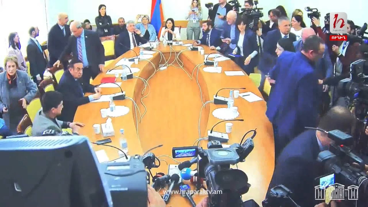 ՔՊ-ական պատգամավորները լքեցին դահլիճը