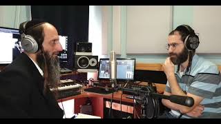 הרב מאור קריו ושי גז   סיפורים ומשלים   שבעת הקבצנים חלק ו (הרב מאור קריו) - התמונה מוצגת ישירות מתוך אתר האינטרנט יוטיוב. זכויות היוצרים בתמונה שייכות ליוצרה. קישור קרדיט למקור התוכן נמצא בתוך דף הסרטון