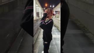 注目！！未公開動画【ｊｋ腰降り?】　恥ずかしくて顔隠してます( *´艸｀)　#腰降り  #youtuber  #trending   #tiktok ＃おすすめ ＃未公開