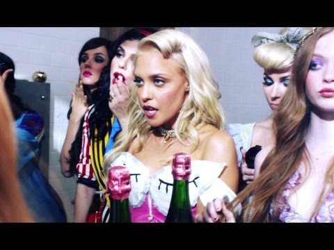 Eden xo - The Weekend (Official Video)