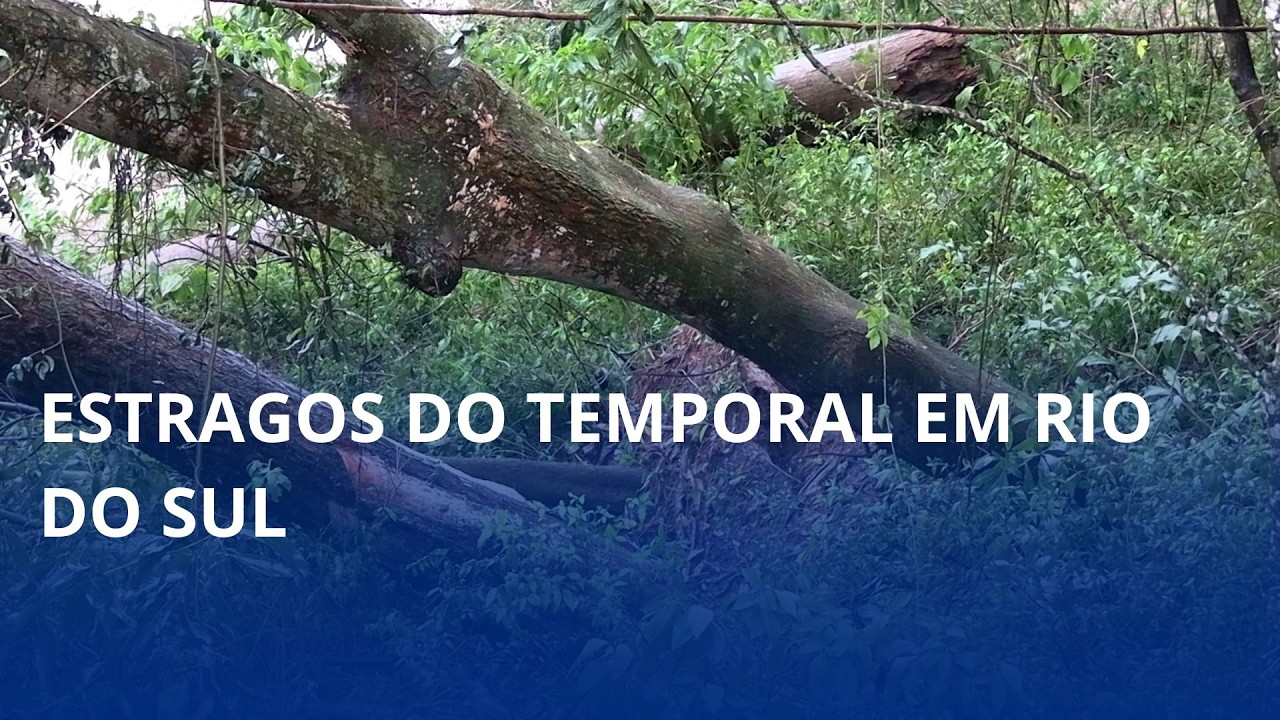 Estragos do temporal em Rio do Sul. Diversas edificações ficaram destelhadas