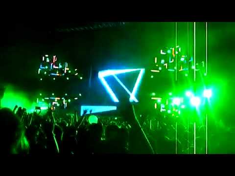 Steve Angello playing "Amazing" (Promise Land Remix) @ Wonderland