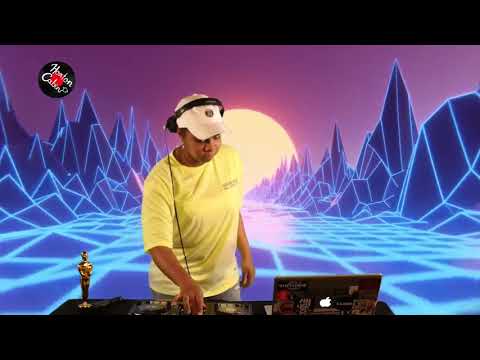 Hoxton Cabin Sessions 05 || @melle.brown  & @kyoteguy