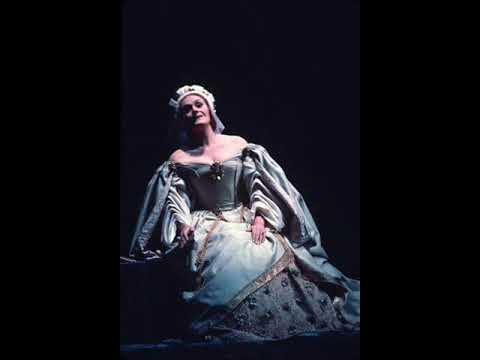 Dame Joan Sutherland floods Leonora's 1st Aria with Gorgeous Trills
