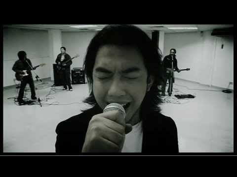 ESTRANGED - Itu Kamu (Official Music Video)