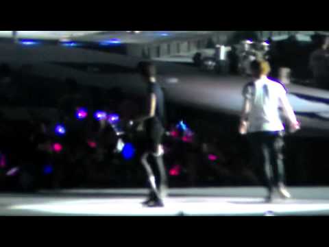 120922 [fancam] SMTOWN Jakarta Ending EXO focus.MP4