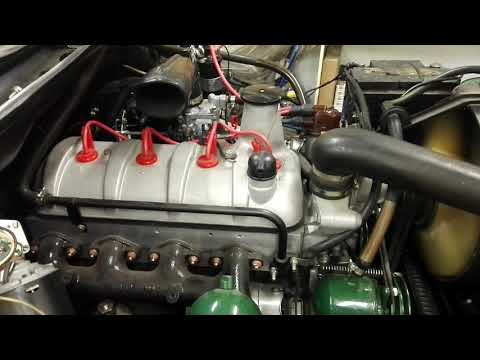 Citroen DS 19 Engine (2)