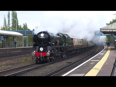 35028 'Clan Line' Whistling through Winchfield at 73mph with The 50th Anniversary Pullman - 27/04/24