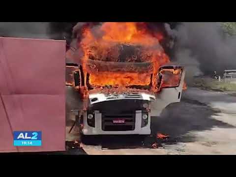 Carreta pega fogo em São Luís do Quitunde - 17/12/2025