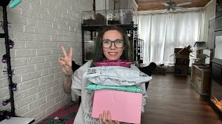 LIVE from the new spider room!! PO UNBOXING