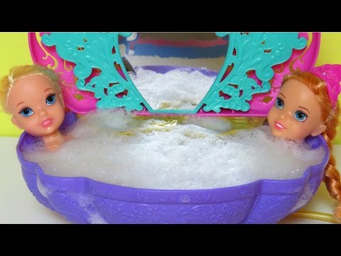 Elsa & Anna toddlers - bath time - Shopkins
