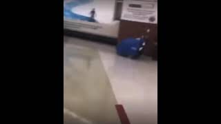 Download lagu Mandela Catalogue - wE sMeLl PeNnIeS meme mp3