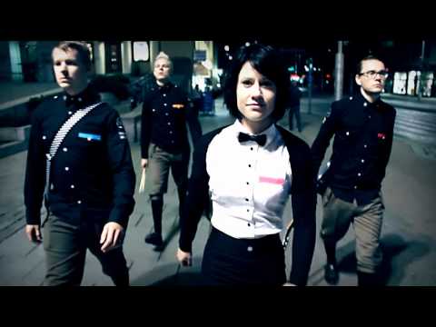 Retropop - Tää ilta (Official Music Video)