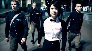 Retropop - Tää ilta (Official Music Video)