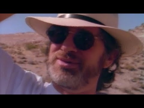 Thumbnail of the video: Featurette