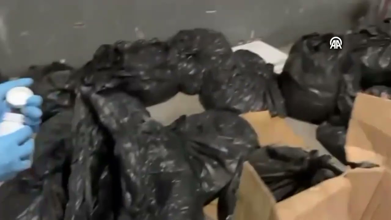 İzmir Buca'da uyuşturucu tacirlerinin deposu ele geçirildi