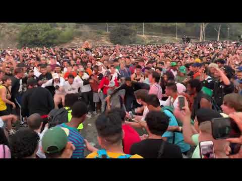 Virgil Abloh - Sicko Mode & Mo Bamba Mosh Pits (Live) @ Camp Flog Gnaw 2018 #moshpit #campfloggnaw