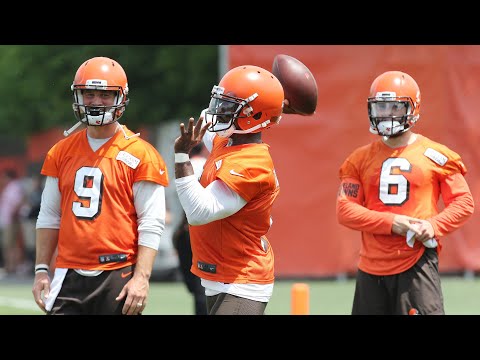 John Dorsey, Hue Jackson discuss Browns QBs: Baker Mayfield, Tyrod Taylor