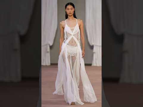 Alberta Ferretti in white RTW Spring-Summer 2024 BEST LOOKS #albertaferretti #whiteoutfit #shorts