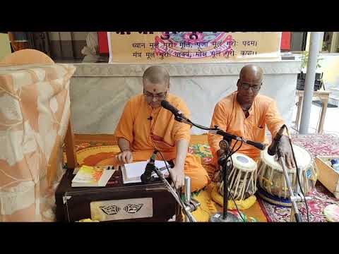Bhajans by Sw. Dayapurnananda & Sw Vishwadevananda Ji Maharaj at Ramakrishna Advaita Ashram,Varanasi