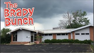 Abandoned Brady Bunch House ! ...or just a Dr&#39;s Office that looks like it