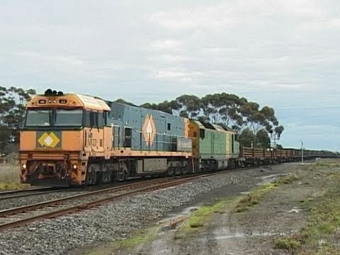 Chasing the Steel Trains across the Pleurisy Plains - 29 July 2004: Australian Trains