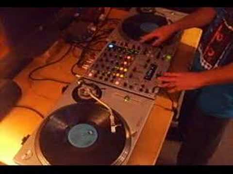 Getting Started With Turntables Part 3 - Looping & Mixing