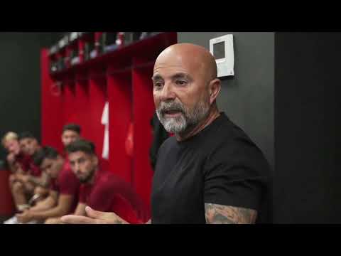 New Sevilla boss Sampaoli gives dressing room talk to his new squad since replacing Lopetegui