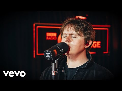 Lewis Capaldi - Hold Me While You Wait in the Live Lounge
Lewis Capaldi - Hold Me While You Wait in the Live Lounge
