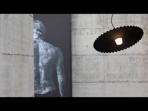 Video Gonzaga matná černá, 42 cm, venkovní designové závěsné svítidlo, Karman