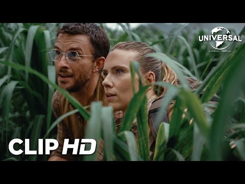 Clip en español - Titanosaurios entre la hierba