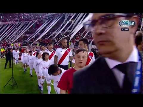 "Recibimiento River vs Gremio | Semifinal Libertadores 2018" Barra: Los Borrachos del Tablón &bull; Club: River Plate &bull; País: Argentina