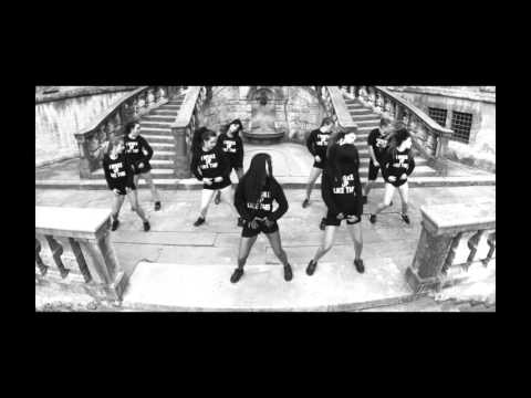 Miss Stylie - Ob - Scene