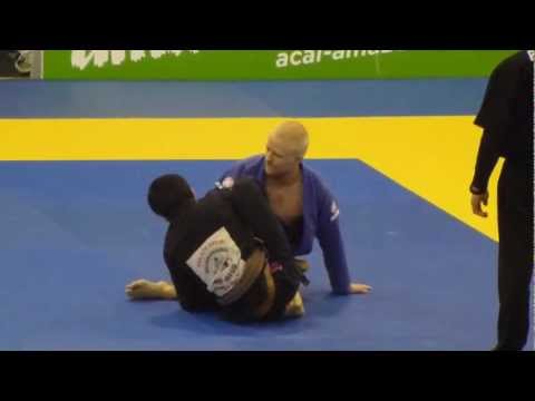 Paulo Miyao vs Tuomas Tammilehto - IBJJF European Open 2013 - Brown Adult - Feather