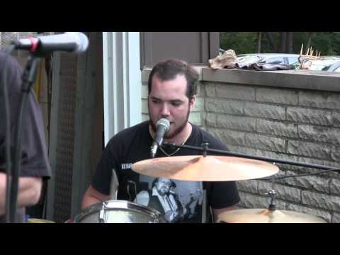 Chet Kowalkowski's Annual Fall Bonfire (2014) - Pije Kuba