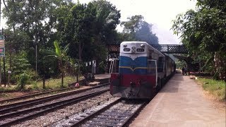 preview picture of video 'SLR Class M2c 627 Vancouver passing Alawwa railway station with train #1019'