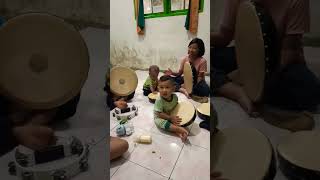 Download lagu Bocah 1 tahun jago main marawis 🤣 #shortvideo #shorts #rebana mp3