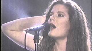 Edie Brickell &amp; New Bohemians - Arsenio Hall 1988 What I Am