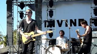 Divine Fits - Would That Not Be Nice - Live - Coachella