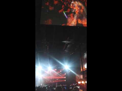 Sarah Connor berührt-R.I.P. Helena-Stars for Free